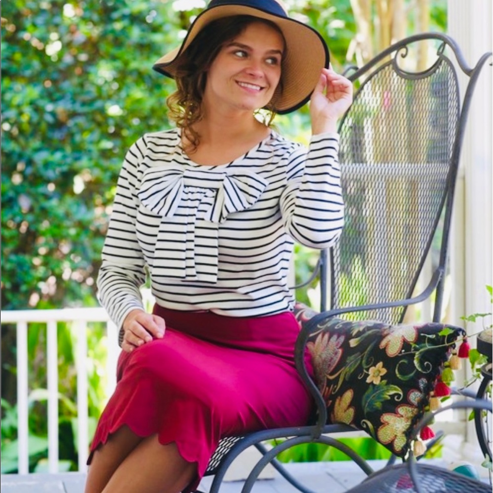 DJ Original Scalloped pencil skirt. Gorgeous!